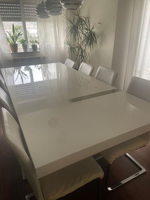 Venda de mesa de refeição de madeira maciça laçada a branco