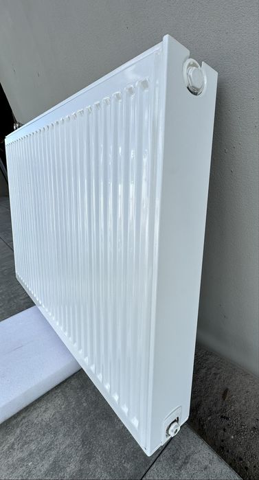 grzejnik panelowy 600x1000 bialy 1485W z glowica SCHLÖSSER