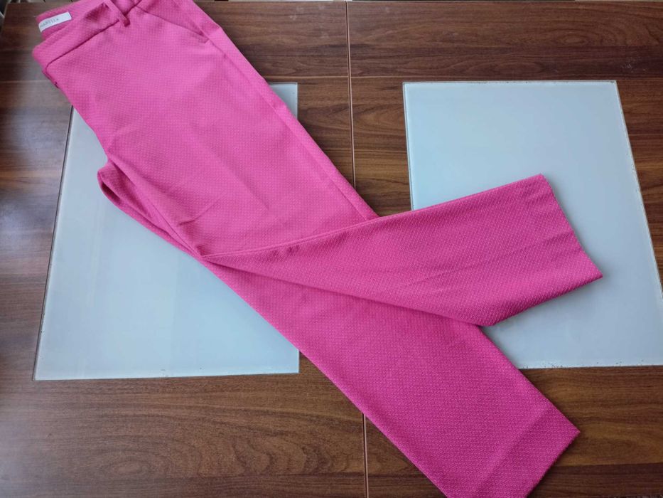 Max Mara różowe cygaretki w tłoczone wzory 42