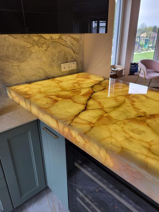 Parapety, schody, blaty z kamienia naturalnego i sztucznego na wymiar