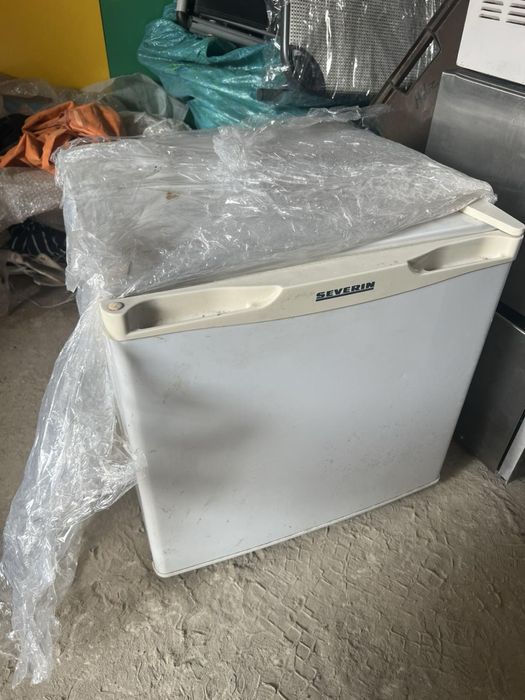 Міні холодильник барний готельний !