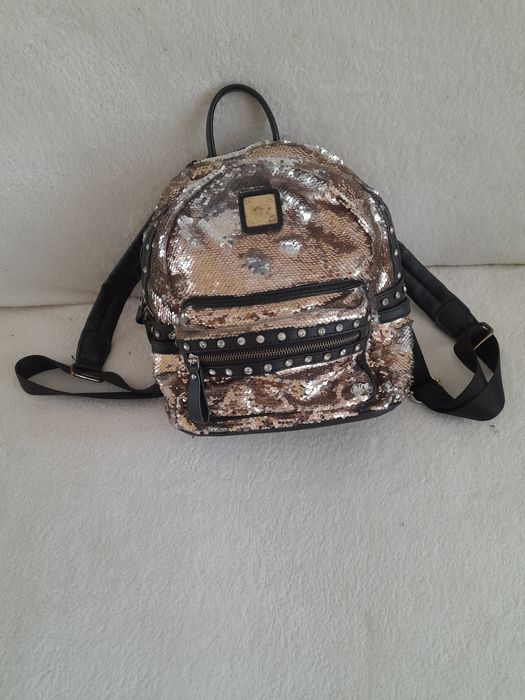 ЗРучний рюкзачок з паєтками  в  подарунок