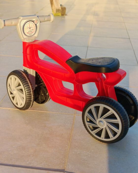 Triciclo em linha