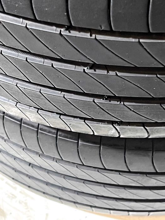 Pneus Michelin e-Primacy - 235/45/18 - Excelentes