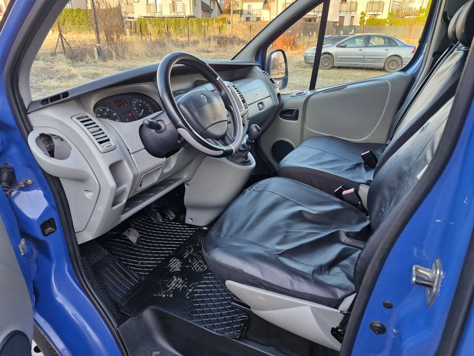 Reno trafic po pełnym serwisie. 9-cio osobowe.