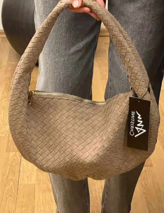 Nowa beżowa torebka pleciona boho, typu bagietka, hobo