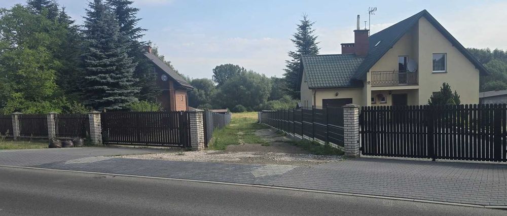 Na sprzedaż atrakcyjna działka budowlana o powierzchni 913 m², położona na osiedlu Południe przy ul. Gospodarczej w Radomiu.