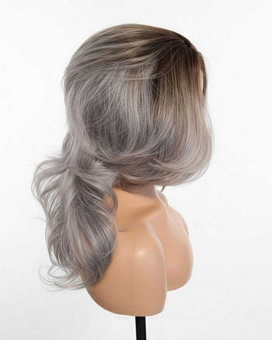 Peruka z koronką w odcieniu platynowego blond ombre