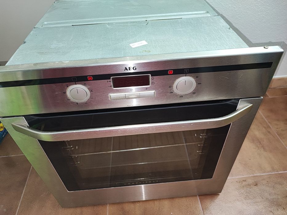 Forno de encastrar da AEG