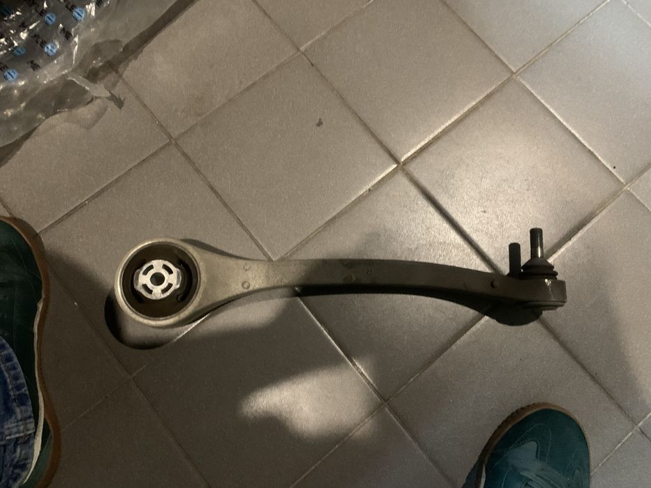 Продам ричаг, ступицю Tesla model S