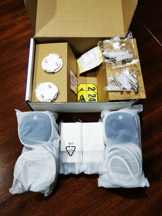 2 surveillance cameras64551837902082122