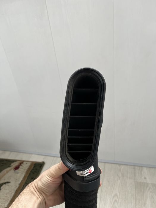Трубка повітря a b-klasa Mercedes-Benz cla gla a6510904337