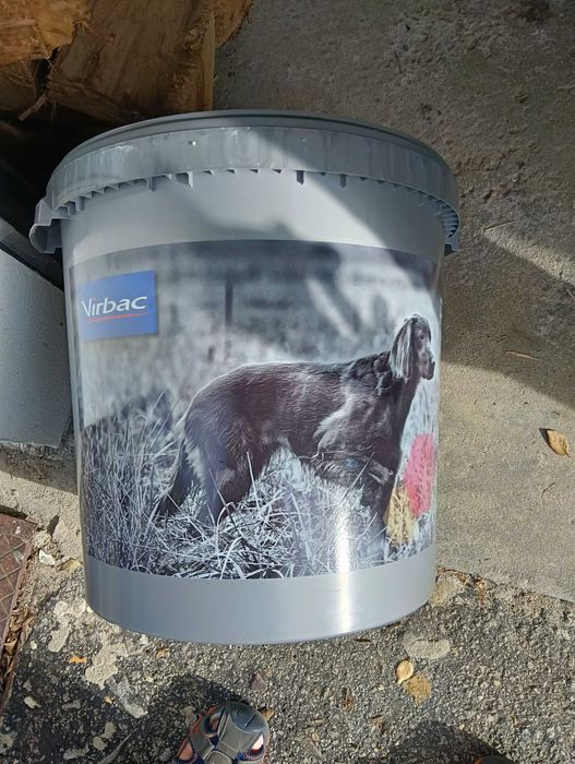 Caixa redonda para ração cão/gato