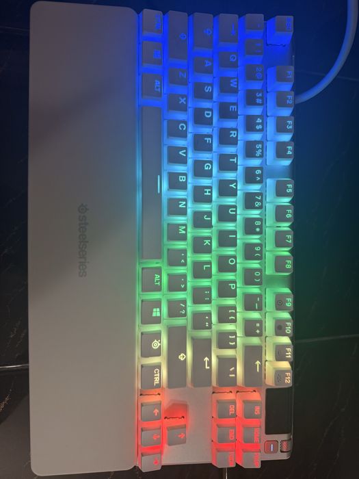 Steelseries apex 7 tkl ghost