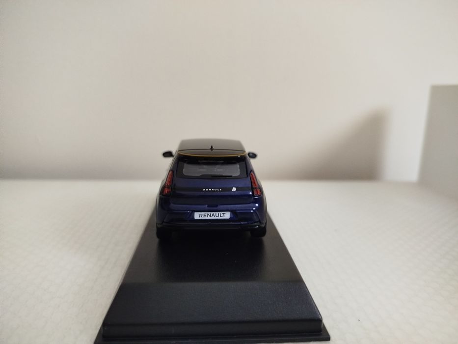 Miniatura Renault 5 E-Tech 1/43 Nova