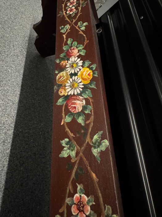 Prateleira rústica antiga, pintada à mão