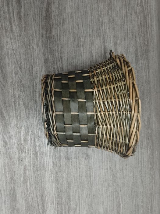 Sprzedam kosz wiklinowy wysokość 24 cm