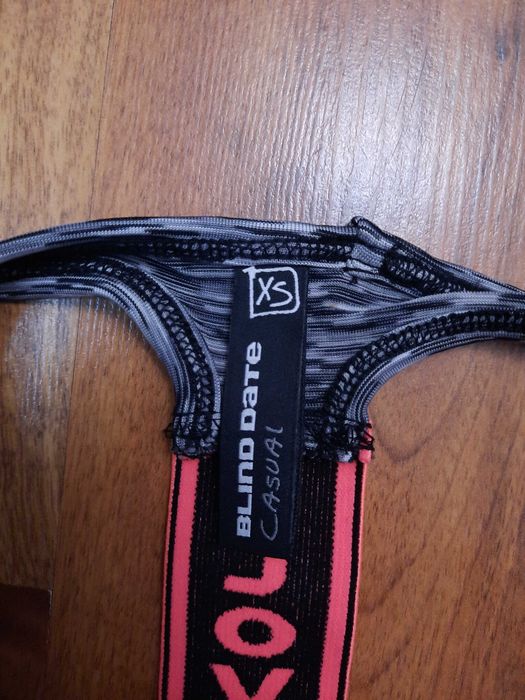 Top sportowy z biustonoszem tank top bezrękawnik Blind Date XS 34