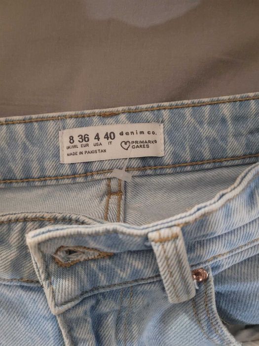 Spodnie jasnoniebieskie jeansowe z wyższym stanem