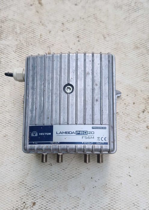 Wzmacniacz internetu szerokopasmowy koncowy Vector lambda PRO20 F56M