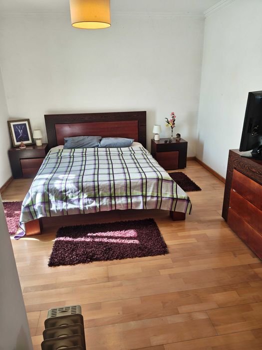 Quarto em Moradia no Feijó (Quinta do Chiado)