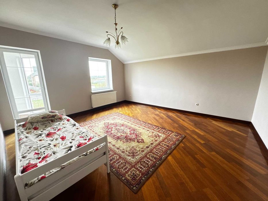 Продам новий будинок з ремонтом 245м2/10соток в Крихівцях.