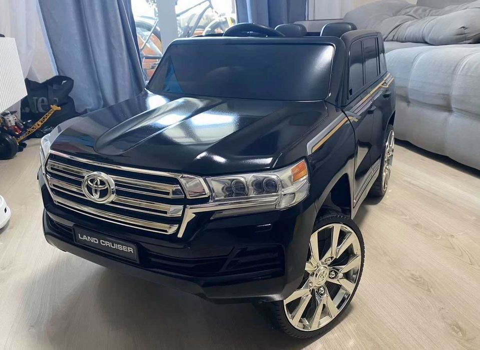 Детский электромобиль Toyota Land Cruiser 200
