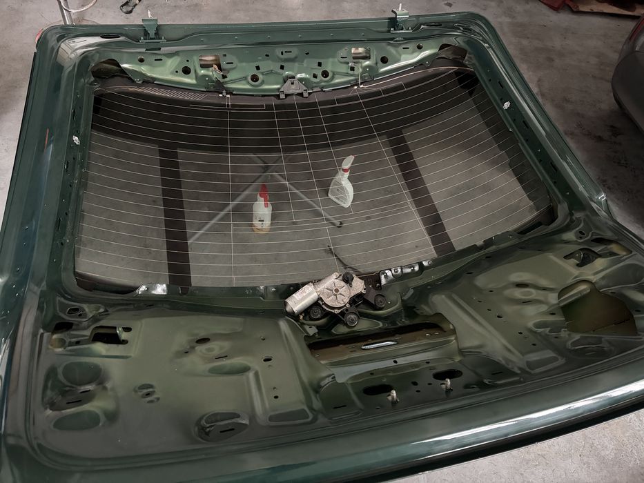 Крышка богажника ауди Q8 в сборе