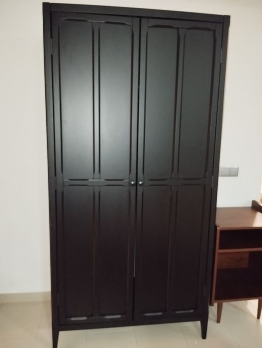 Móvel roupeiro/ armário