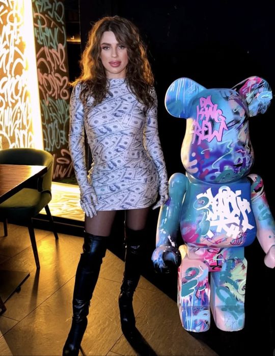 Платье с перчатками и кожаным корсетом принт доллар размер S