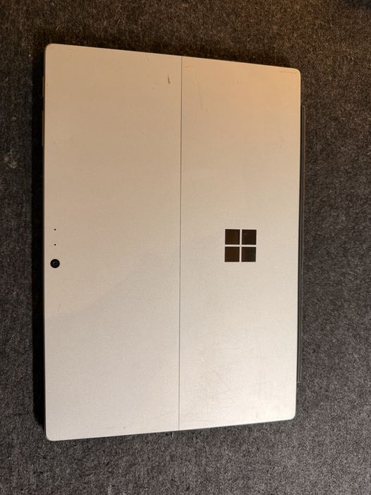 Microsoft Surface 4 (1796) + klawiatura