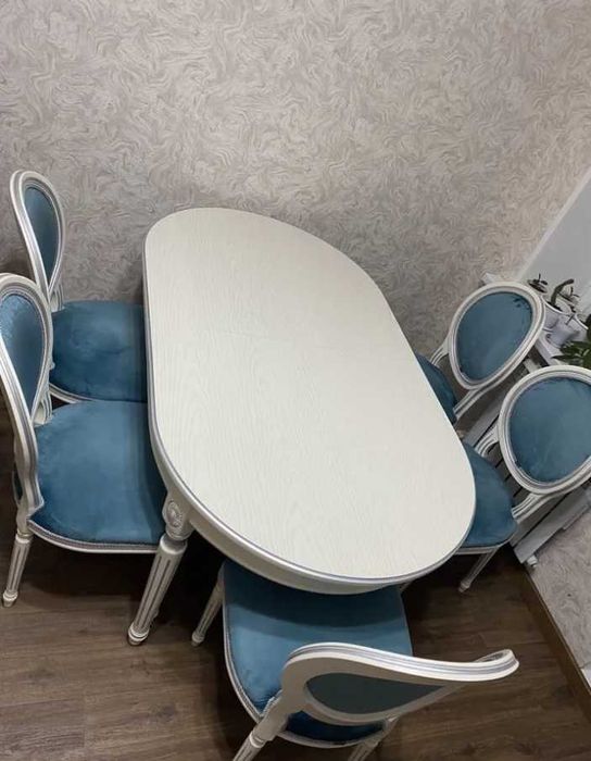 Кухонный стол и стулья 6