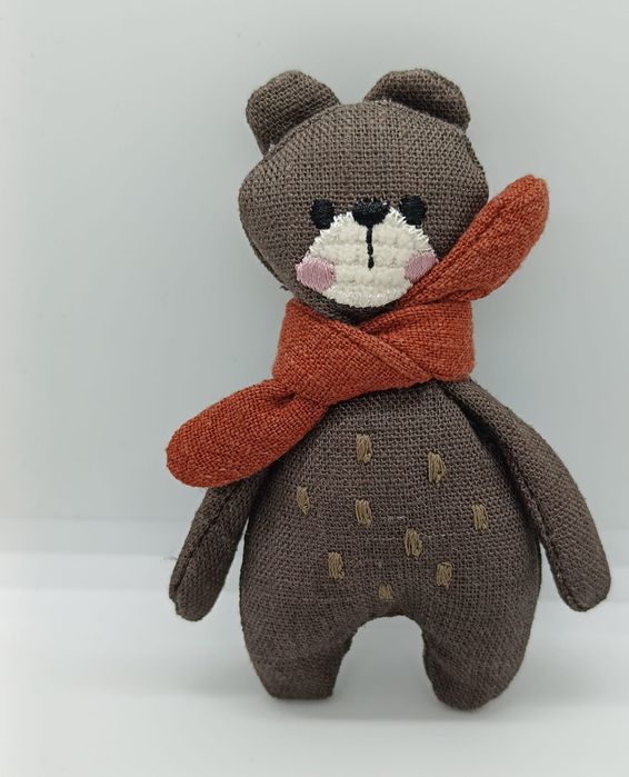 Śliczna broszka miś,nowa