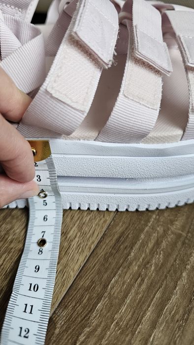 Босоніжки Nike  40.5р