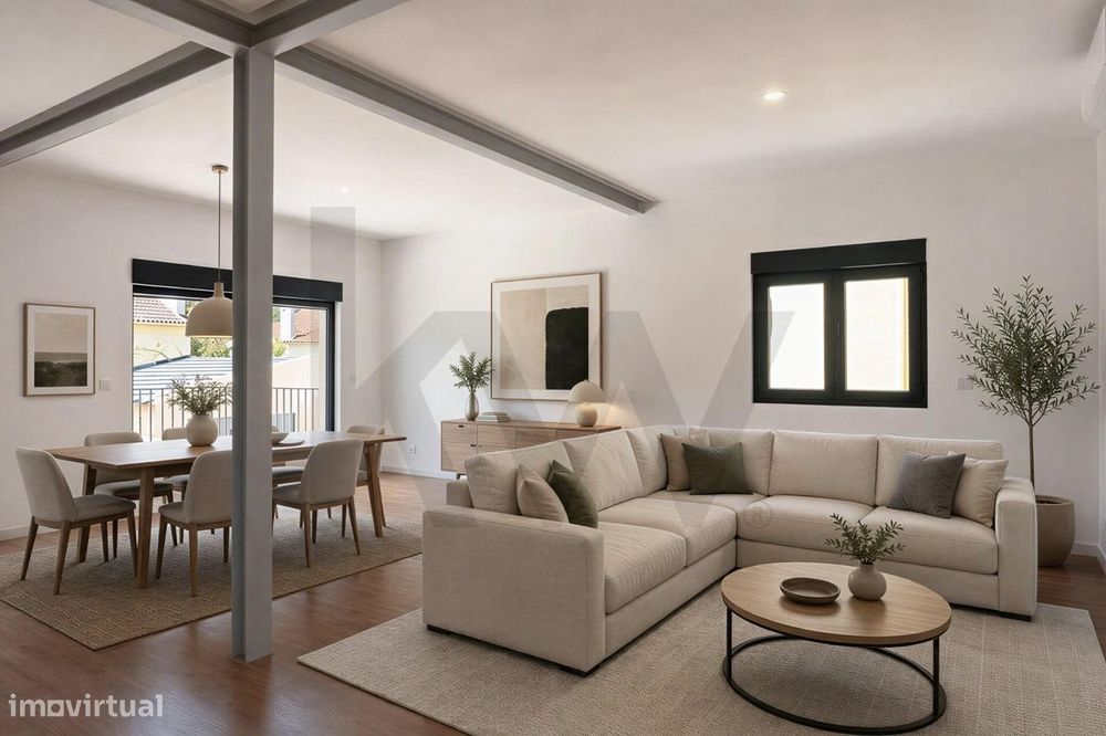 Charmosa Moradia T5 com Jardim Totalmente Remodelada -  Sassoeiros, Ca