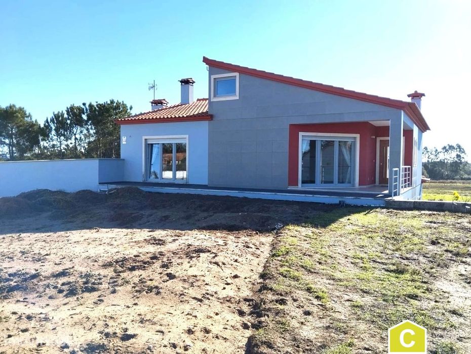 Moradia T3 com garagem e terreno - Monte Redondo, Leiria