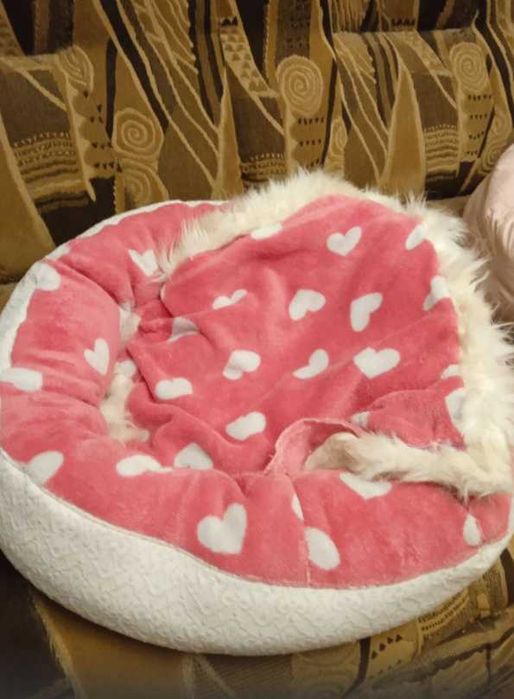 Лежанки для котов или мелких собачек.