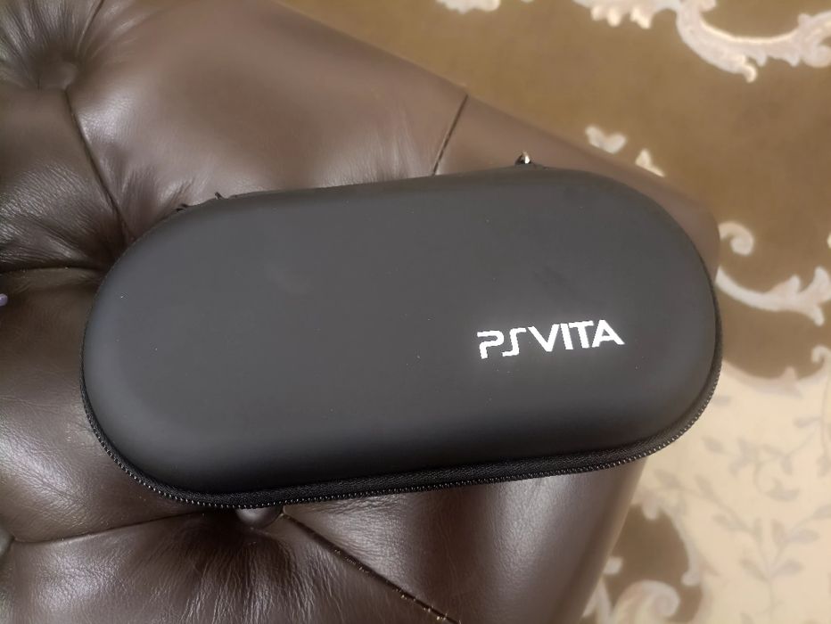 Сумочка на змейке с карабином PSP VITA