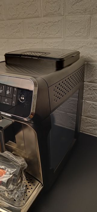 Кавомашина/кавоварка Philips ep 3347, 2023 року випуску
