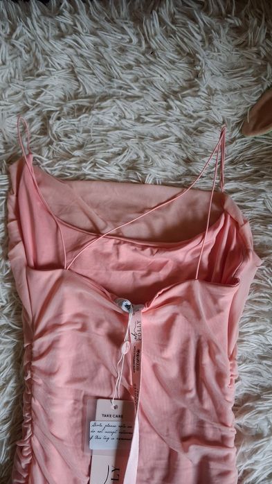 Рожева міді сукня від oh polly