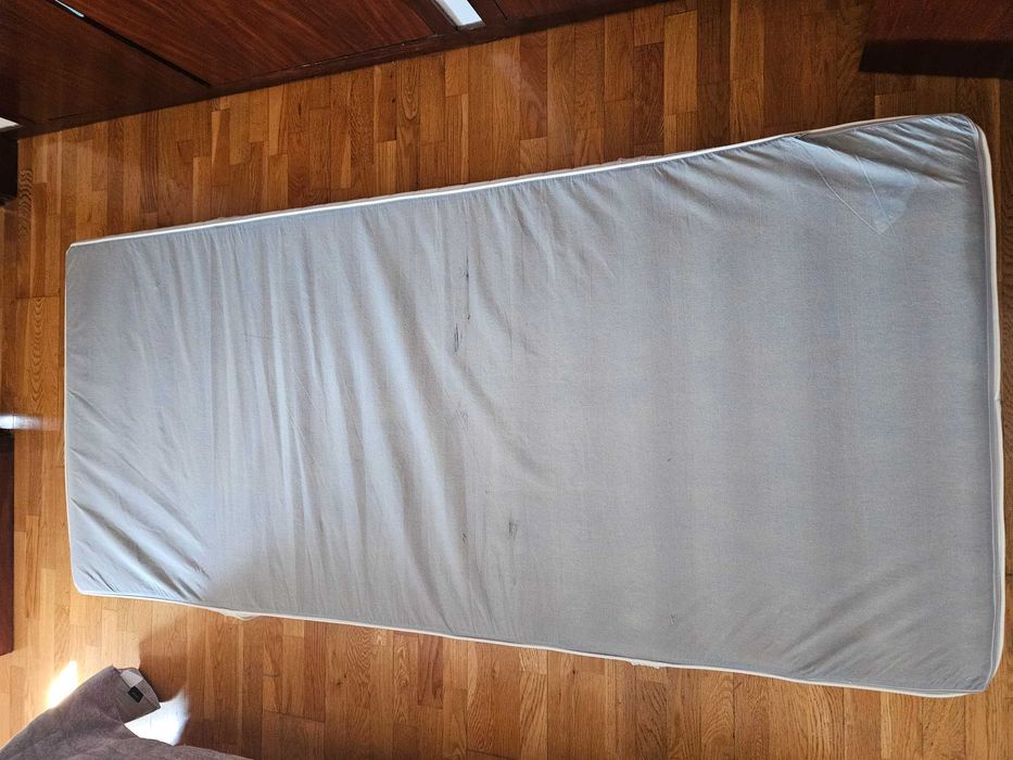 Colchão solteiro 90x200 IKEA