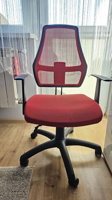 Fotel dla dziecka czerwony