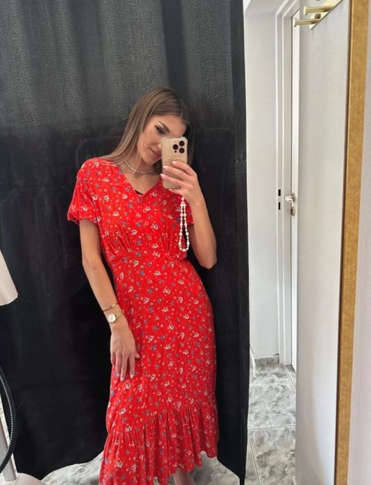 Червона віскозна сукня міді з квітковим принтом та короткими рукавами