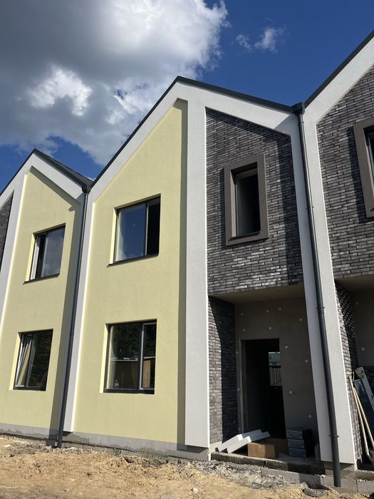 Новий таунхаус біля 3-ї школи в Бучі єОселя, постанови - ТАК