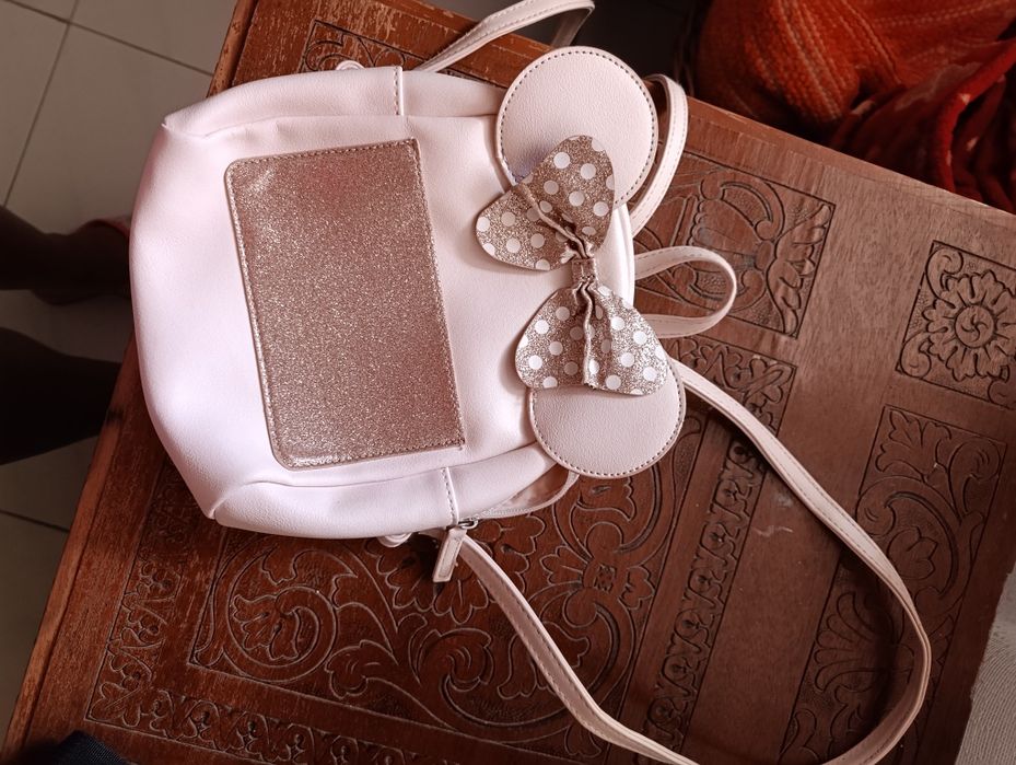 Vendo mochila linda da Minnie