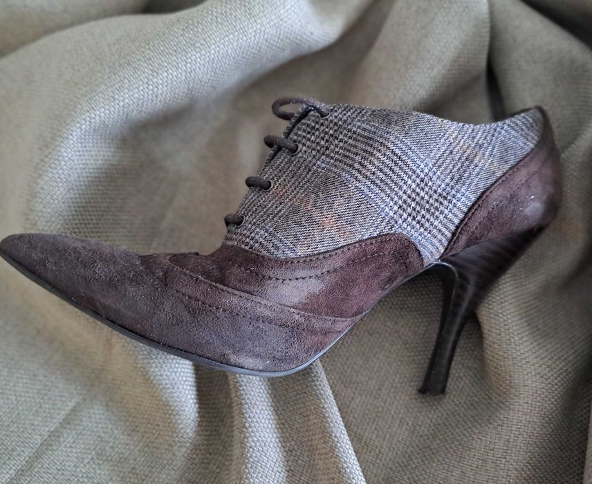 Pantofle, czółenka,  buty do kostki na obcasie,  zamszowe - Guess