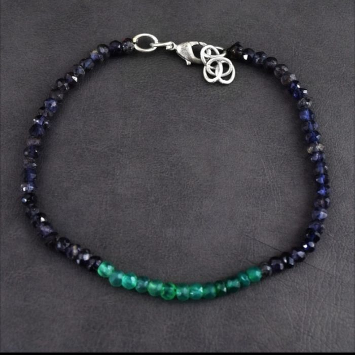 Pulseira de Contas Facetadas de Iolita e Ônix Natural Genuína com 27ct
