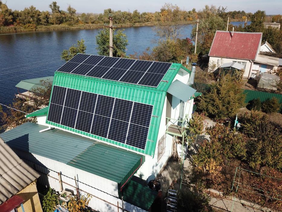 Сонячні панелі, інвертора, кріплення, обладнання для монтажа