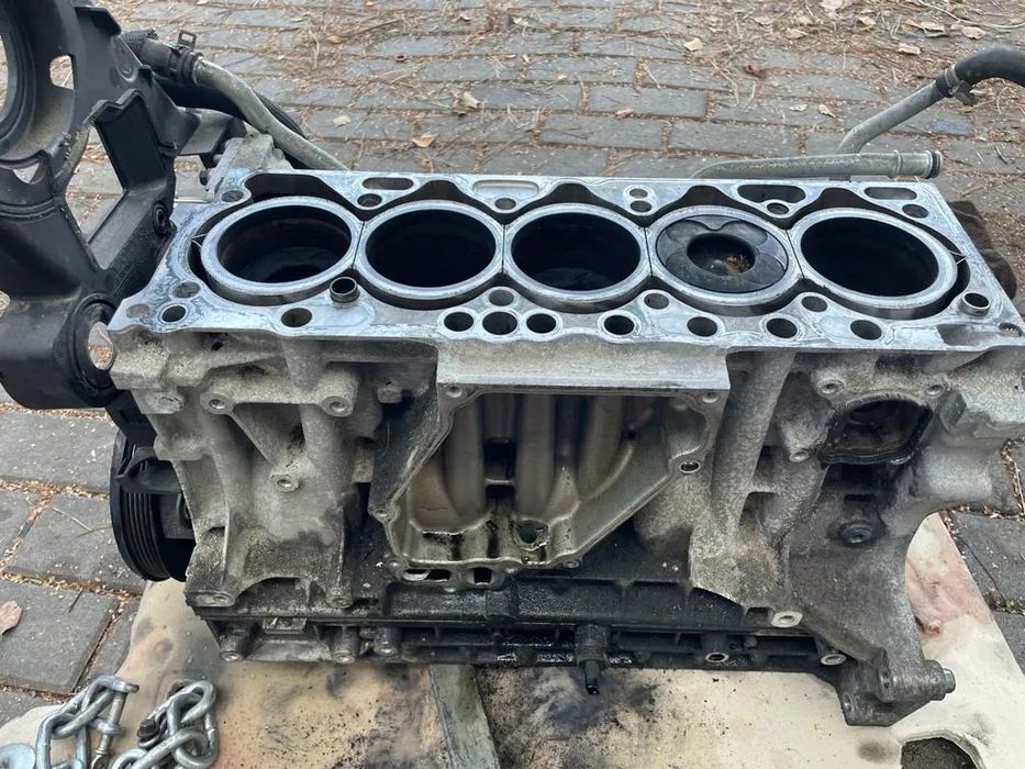 kompletny dol silnika blok wal tloki volvo 2.4 d5 215km biturbo xc60 xc70 d5244t11