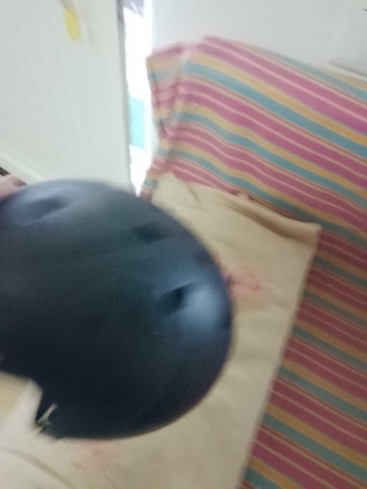 Conj joelheiras, cotoveleiras, luvas e capacete 8/12 anos como novo